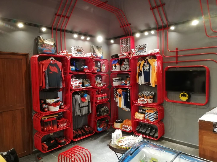 Construccion de muebles de formato industrial